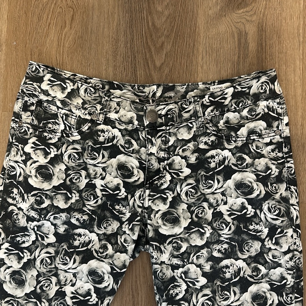 Graphic Statement Jeans Slim Cropped Streetwear Glam Edgy Seven 7 Trendy - Picture 7 of 15